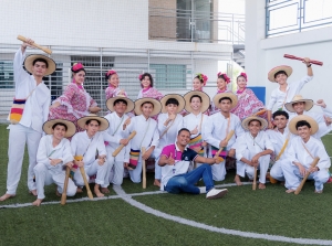 MASTER COLLEGE GOZA AL RITMO DEL PILÓN